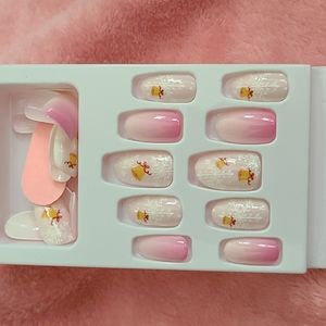 Fashion Nails Press-On - 24 nails